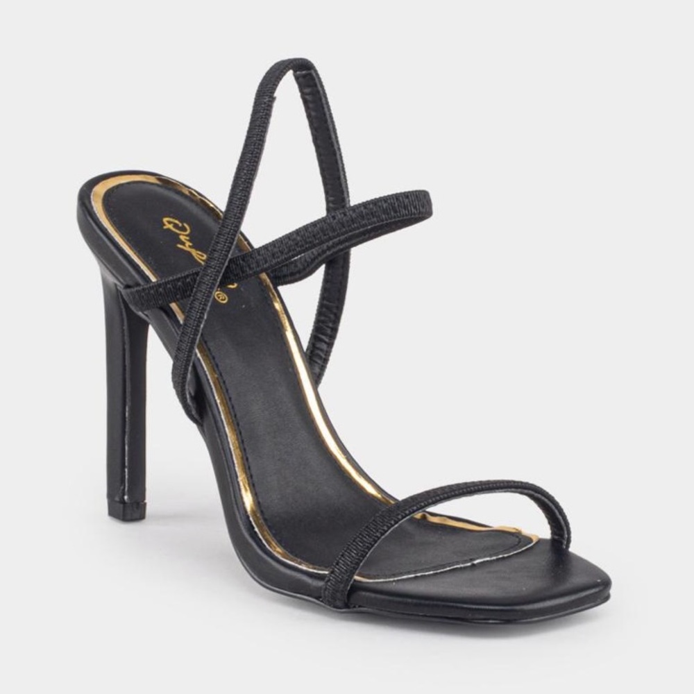 NWT Qupid Strap Black Heel Sandal 8